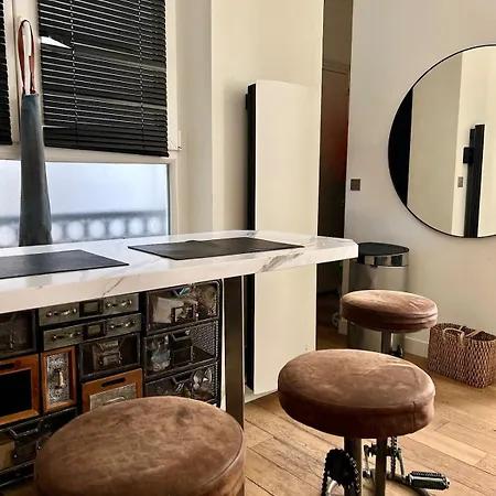 Appartamento Chic Near Louvre & Eiffel Tour *