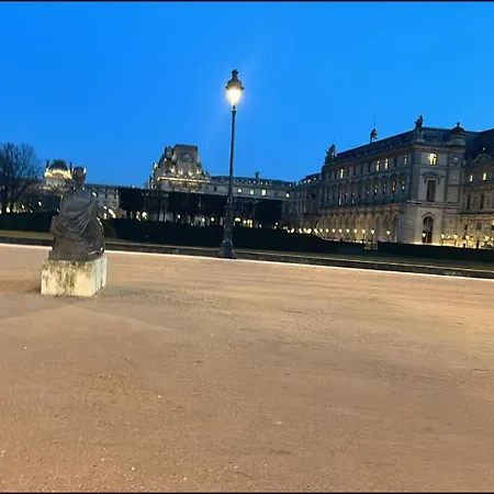 Appartamento Chic Near Louvre & Eiffel Tour *