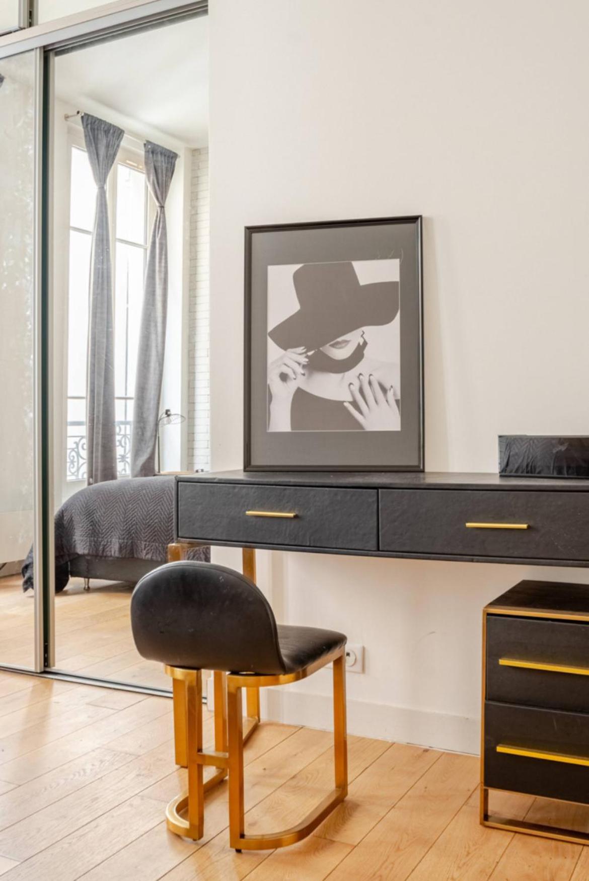 Apartment Chic Near Louvre & Eiffel Tour Paris
